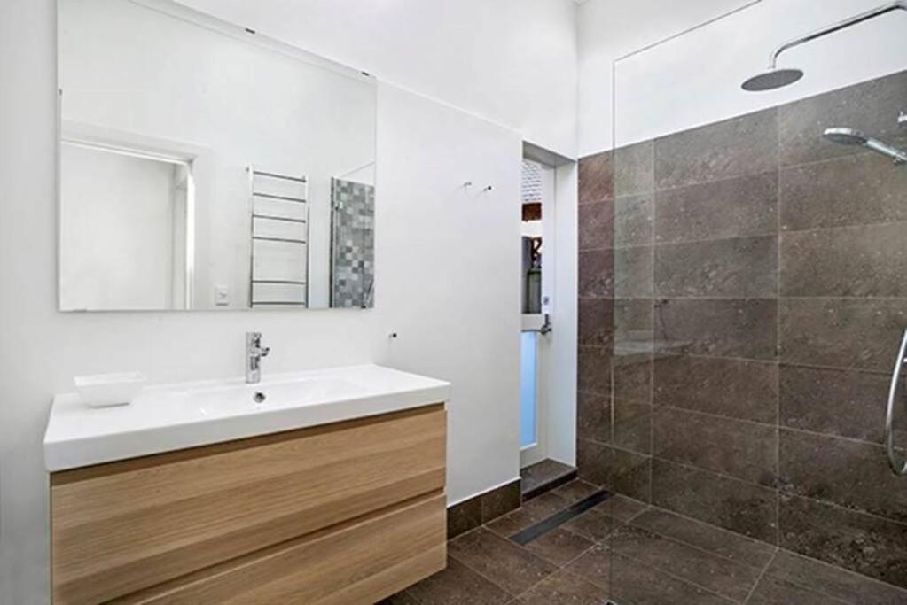 Fab05-charming Leafy 3br Home, Walk To Manly *