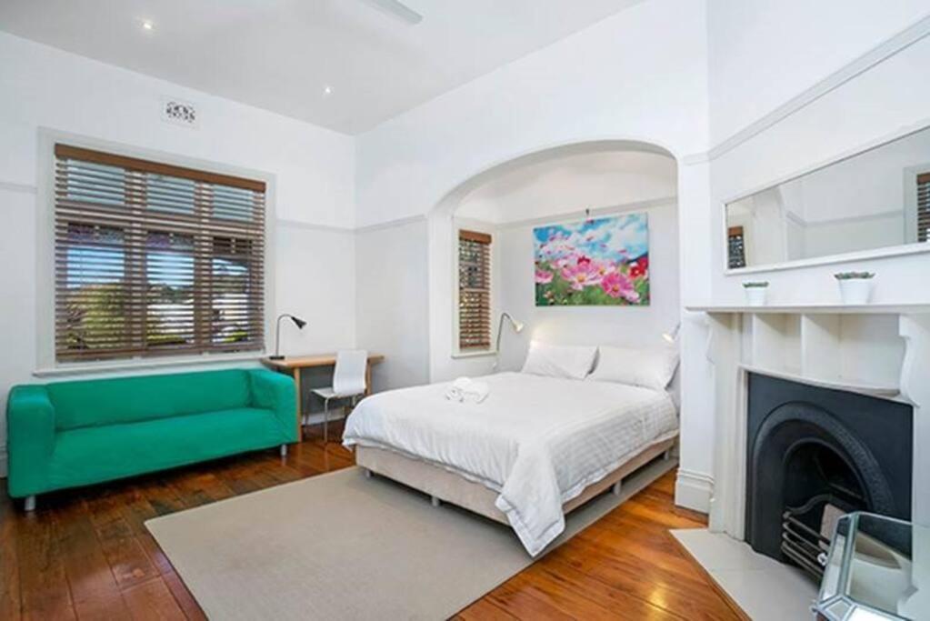 Fab05-charming Leafy 3br Home, Walk To Manly